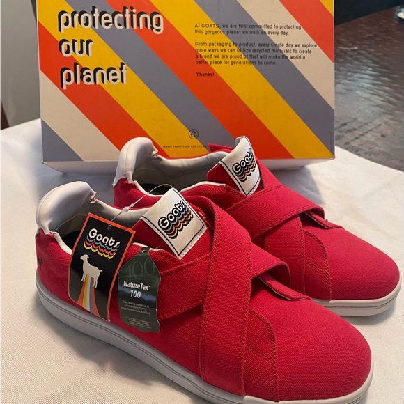 NWT GOATS 🐐RED Canvas Sneakers Womens 10 - Picture 1 of 9